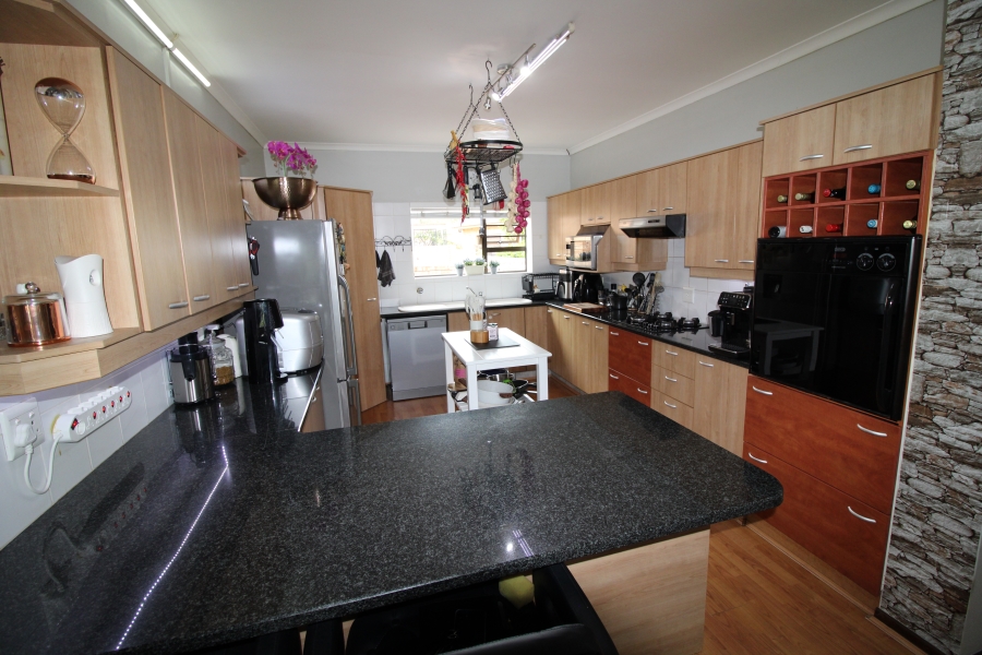 3 Bedroom Property for Sale in Rooi Rivier Rif Western Cape